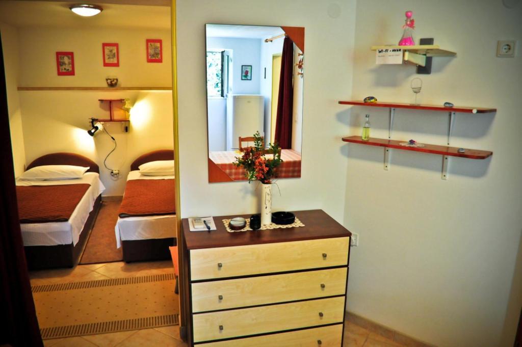 Guest House Kuzmanic Hvar Island Room photo